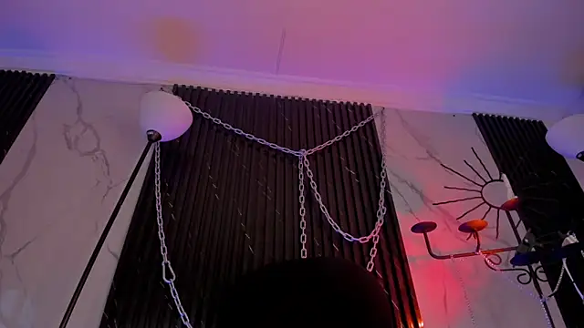 Snapshot of ALICEPOIXXXON chatting on 03/31/26, 10:21 ALICEPOIXXXON online show from 03/31/26, 10:21