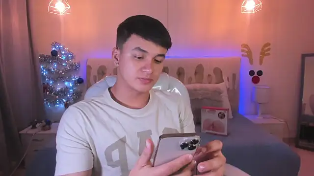 Cristopher strong online show from 12/07/24, 02:02