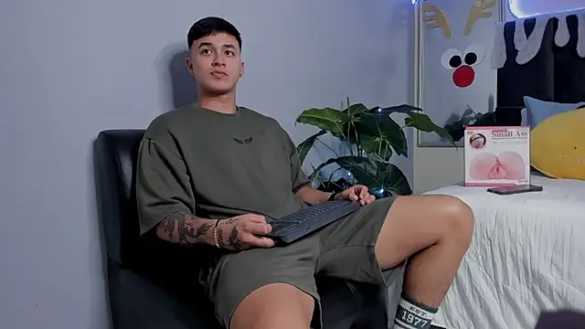 Cristopher strong online show from 12/09/24, 01:24