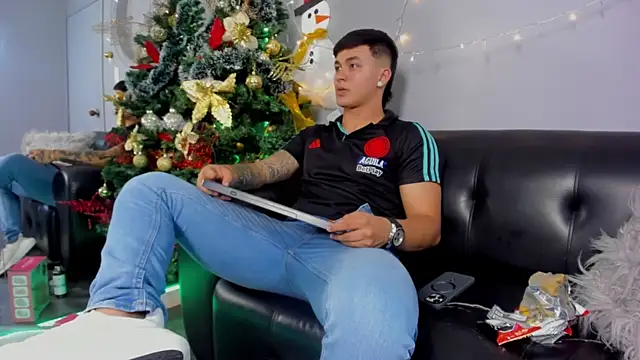 Cristopher strong online show from 12/20/24, 03:53
