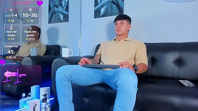 Cristopher strong online show from 11/21/25, 12:26