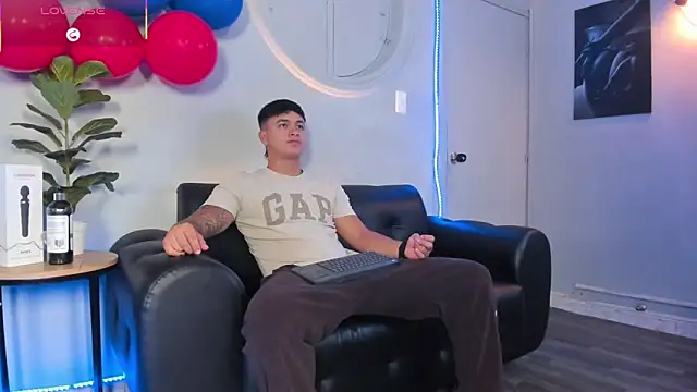 Cristopher strong online show from 06/10/26, 12:15
