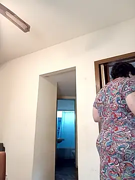 Snapshot of Sole_Love chatting on 09/19/25, 04:07 Sole Love online show from 09/19/25, 04:07