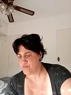 Snapshot of Sole_Love chatting on 11/18/25, 08:24 Sole Love online show from 11/18/25, 08:24