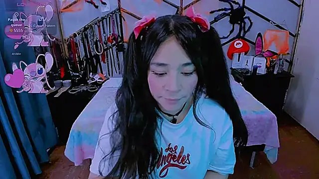 Snapshot of AlanaLuck chatting on 10/29/25, 07:26 AlanaLuck online show from 10/29/25, 07:26