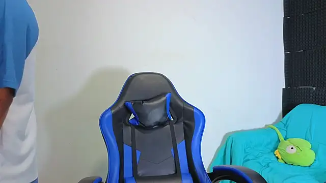 Demitryo online show from 10/24/25, 03:25