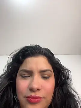 lolaa staars online show from 10/14/25, 06:58