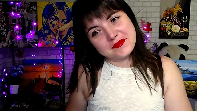 Snapshot of Darina_M_ chatting on 12/18/25, 03:23 Darina M online show from 12/18/25, 03:23