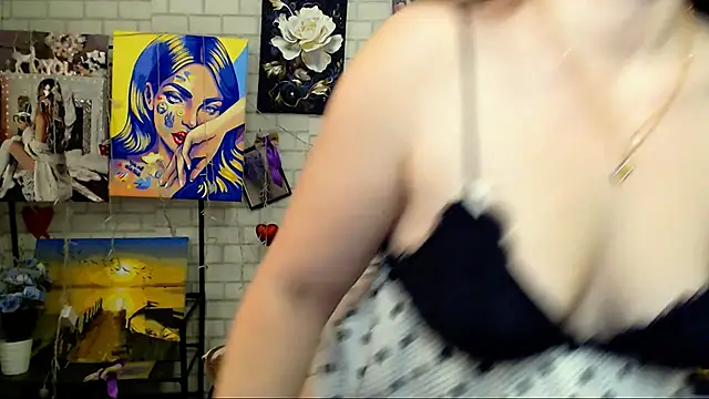 Snapshot of Darina_M_ chatting on 03/27/26, 08:26 Darina M online show from 03/27/26, 08:26