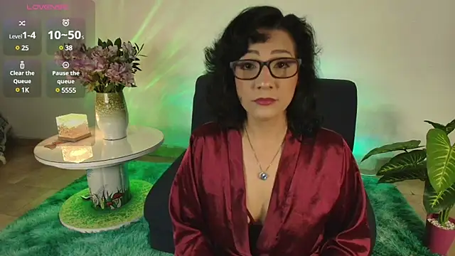 Elliee  online show from 03/11/25, 12:17