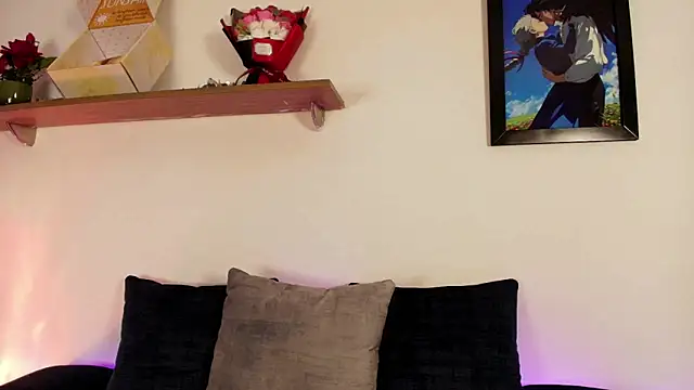 Snapshot of Elliee_ chatting on 10/22/25, 12:27 Elliee online show from 10/22/25, 12:27