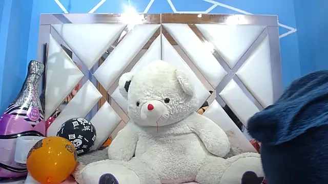 angelina ny online show from 10/27/25, 01:48