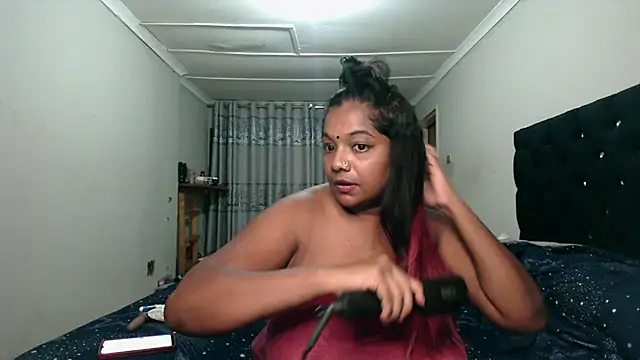 Snapshot of Indianmayaxoxo chatting on 03/04/25, 07:22 Indianmayaxoxo online show from 03/04/25, 07:22