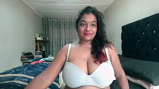 Indianmayaxoxo online show from 02/04/26, 08:09