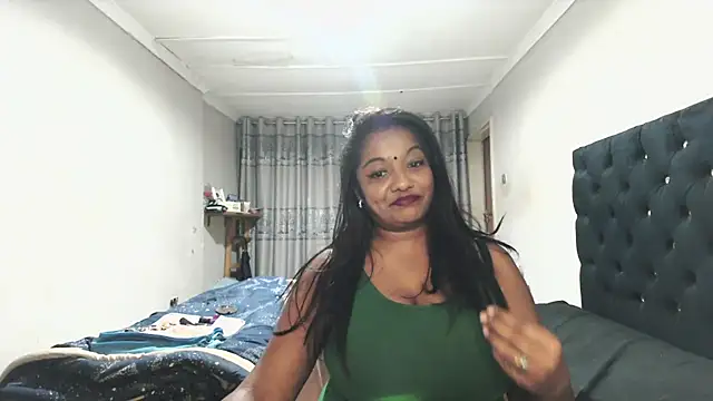 Indianmayaxoxo online show from 06/06/26, 04:55