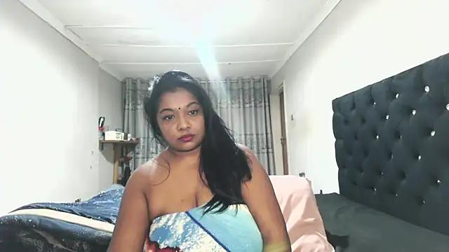 Indianmayaxoxo online show from 06/12/26, 04:33