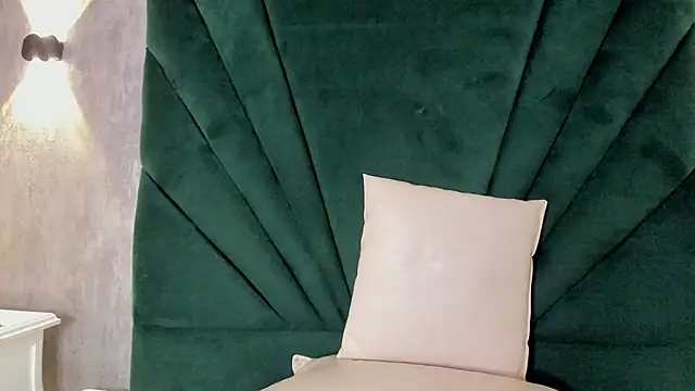 Snapshot of Ariana_ceballos chatting on 12/19/24, 05:40 Ariana ceballos online show from 12/19/24, 05:40