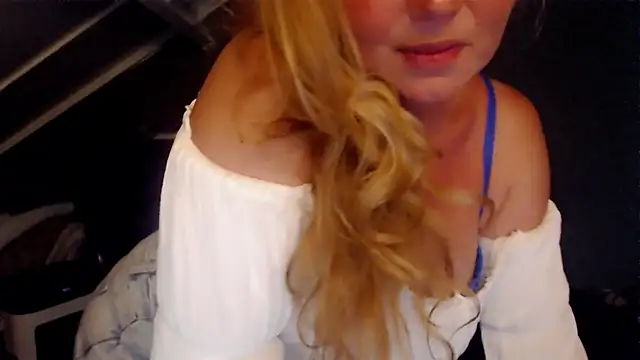 roxanna24 online show from 07/23/26, 07:12