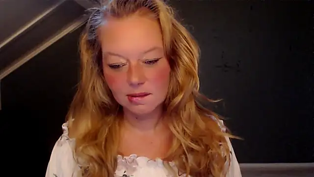 roxanna24 online show from 07/26/26, 08:32