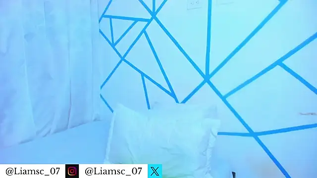 liam scott77 online show from 12/14/25, 10:47