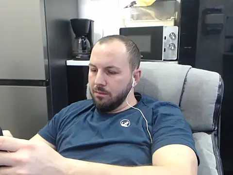 Snapshot of nickolastheboy chatting on 12/18/25, 12:27 nickolastheboy online show from 12/18/25, 12:27