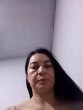 renata hot1 online show from 12/30/24, 06:38