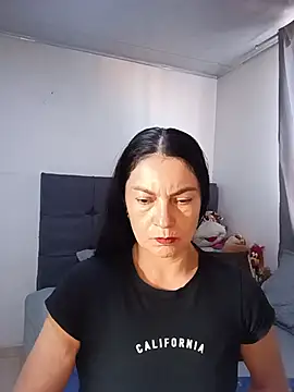 renata hot1 online show from 06/23/26, 09:24
