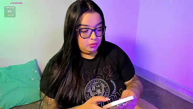 Apriilpeach  online show from 05/05/26, 06:16