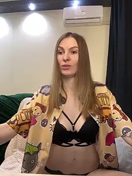RachelBelI online show from 03/18/25, 11:20