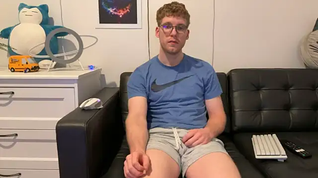 BlueEyedTallGuy94 online show from 12/25/24, 02:25