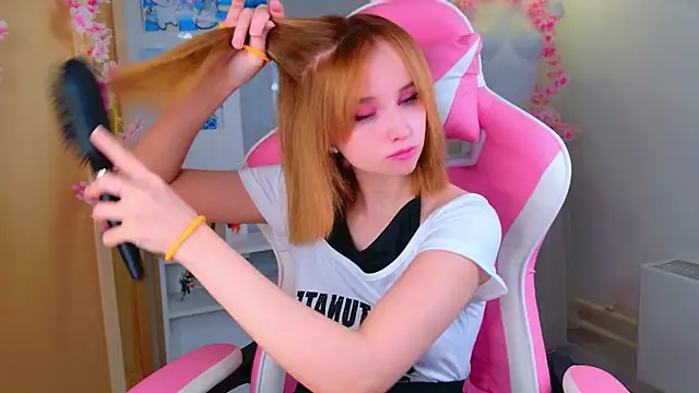 b4by LoL1 online show from 05/08/26, 01:38