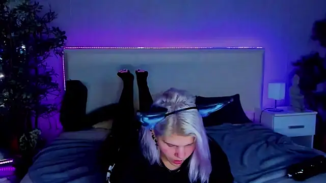 JoannLowe online show from 12/13/24, 01:37