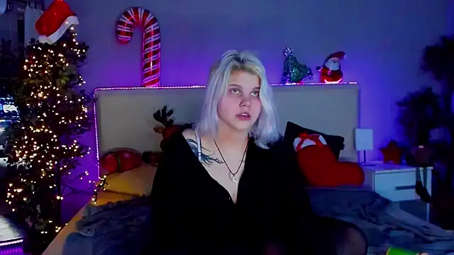 JoannLowe online show from 12/24/24, 11:22