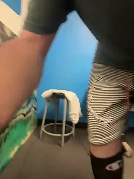 Snapshot of MiamiBang chatting on 09/16/25, 09:05 MiamiBang online show from 09/16/25, 09:05