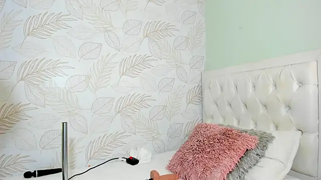 TianaReedd online show from 01/18/25, 01:29