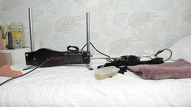 TianaReedd online show from 01/28/25, 01:16