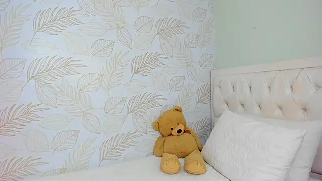 TianaReedd online show from 02/13/25, 12:54