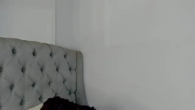 Snapshot of TianaReedd chatting on 09/17/25, 12:18 TianaReedd online show from 09/17/25, 12:18