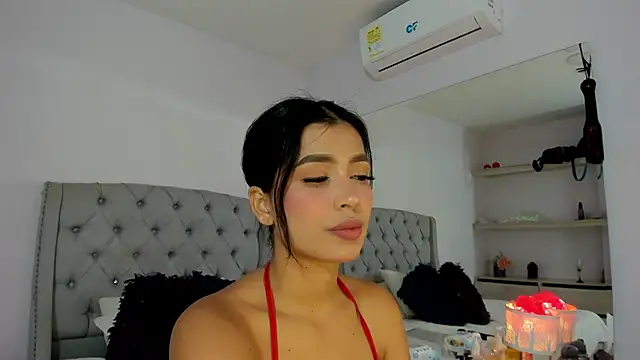 Snapshot of TianaReedd chatting on 10/03/25, 12:24 TianaReedd online show from 10/03/25, 12:24