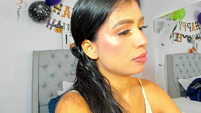 Snapshot of TianaReedd chatting on 10/23/25, 12:26 TianaReedd online show from 10/23/25, 12:26