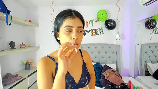 Snapshot of TianaReedd chatting on 10/29/25, 12:29 TianaReedd online show from 10/29/25, 12:29