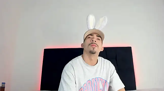 Dalejandr0 online show from 02/12/25, 02:35