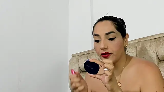 Snapshot of Sophia-Smith2 chatting on 10/14/25, 07:31 Sophia-Smith2 online show from 10/14/25, 07:31