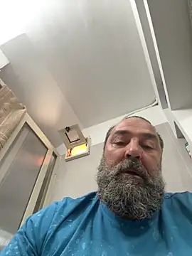 Snapshot of ros217 chatting on 09/29/25, 06:29 ros217 online show from 09/29/25, 06:29