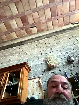 Snapshot of ros217 chatting on 10/03/25, 02:03 ros217 online show from 10/03/25, 02:03