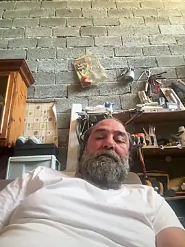 Snapshot of ros217 chatting on 05/16/26, 11:42 ros217 online show from 05/16/26, 11:42