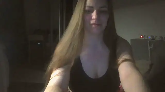 Snapshot of AnnaDiamond1 chatting on 10/08/25, 10:07 AnnaDiamond1 online show from 10/08/25, 10:07