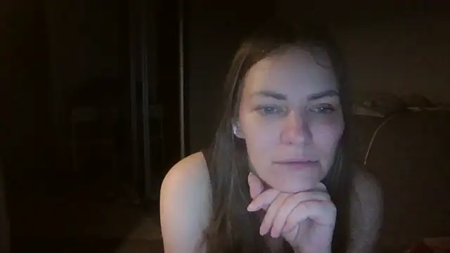 Snapshot of AnnaDiamond1 chatting on 10/17/25, 10:12 AnnaDiamond1 online show from 10/17/25, 10:12