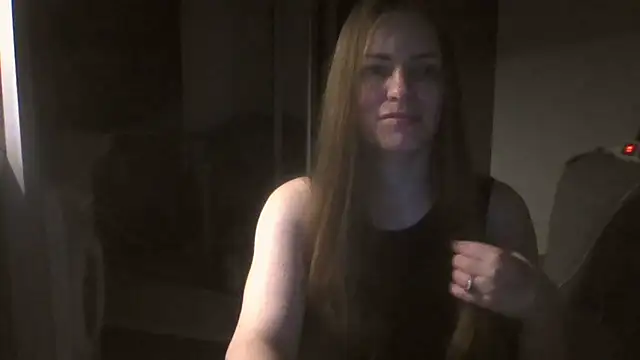 Snapshot of AnnaDiamond1 chatting on 10/24/25, 11:12 AnnaDiamond1 online show from 10/24/25, 11:12