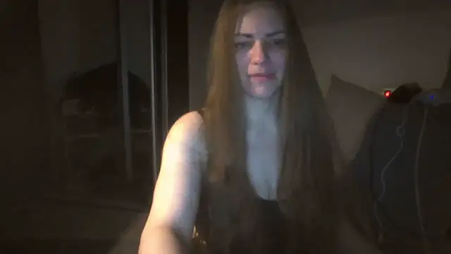 Snapshot of AnnaDiamond1 chatting on 10/28/25, 11:18 AnnaDiamond1 online show from 10/28/25, 11:18